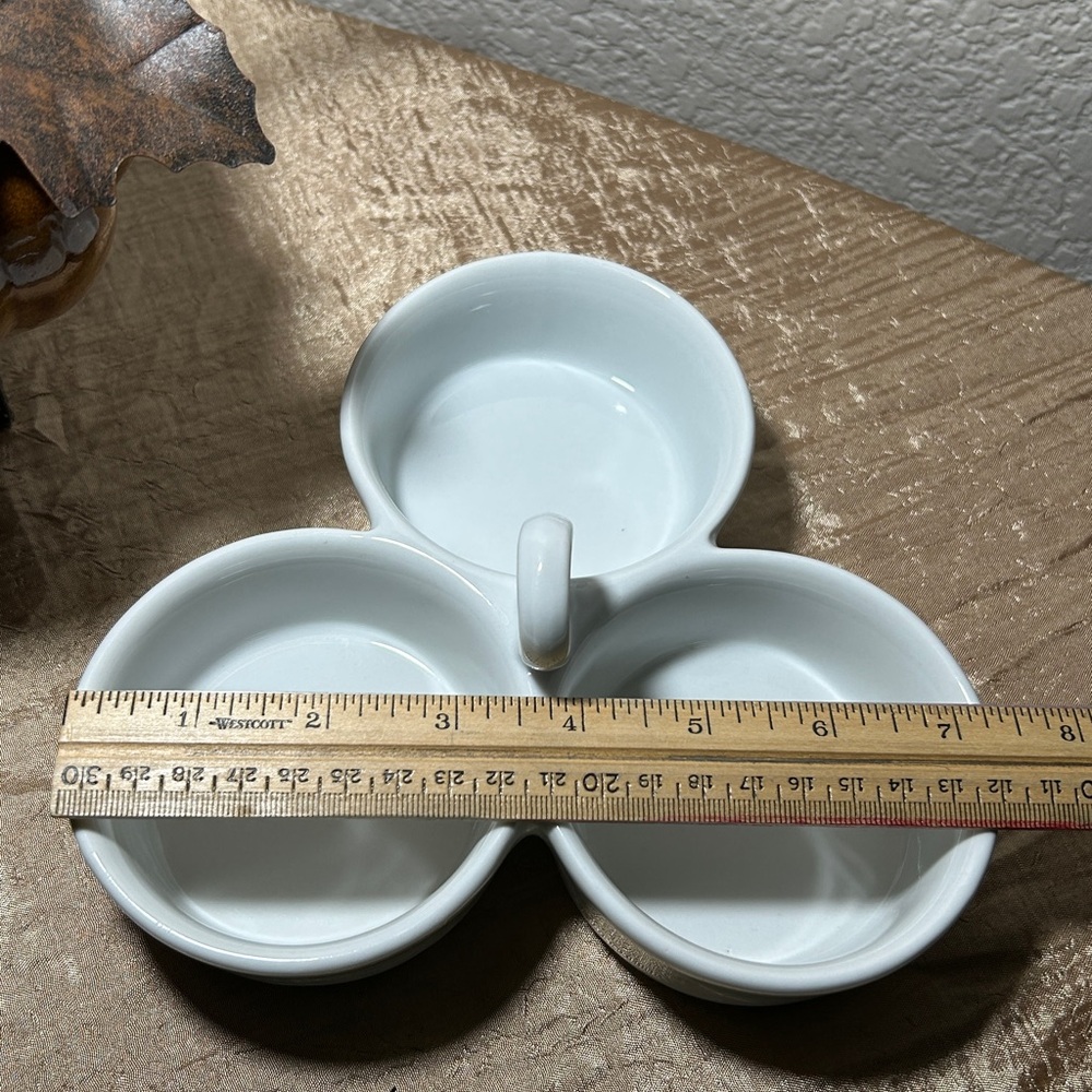 Pier 1 Condiment Dish Bowl White Porcelain 3 Section Center Handle Wavy Pattern - Picture 8 of 9